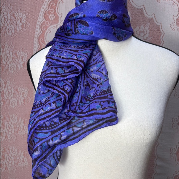 Vintage 100% Silk Purple Scarf 34” Square - Picture 6 of 6